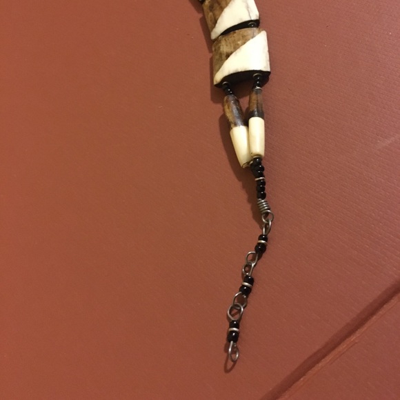 15in Glass 2 tone pieces w/Black Beads Choker - Picture 6 of 9